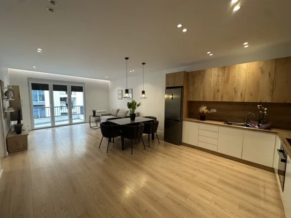 Tirane, shitet apartament 2+1+Aneks+Ballkon Kati 2, 125 m² 275.000 € (Rruga Hamdi Garunja)