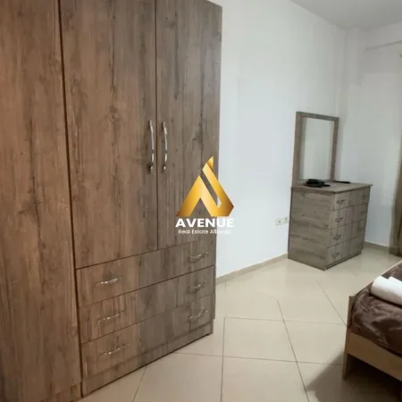 Tirane, jepet me qera apartament 1+1 Kati 4, 75 m² 650 € 