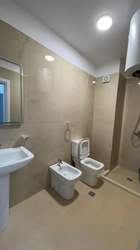 Tirane, jepet me qera apartament 2+1 Kati 6, 106 m² 830 € (Rruga ndre Mjeda)