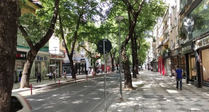 Tirane, shitet dyqan Kati 0, 300 m² 1.500.000 € (MYSLYM SHYRI)