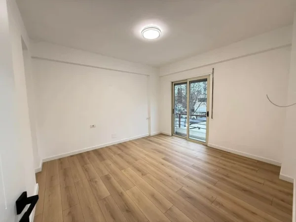 Tirane, shitet apartament 2+1 Kati 1, 93 m² 190.000 € (DON BOSKO PRANE VIVA MARKET)  UNA62125