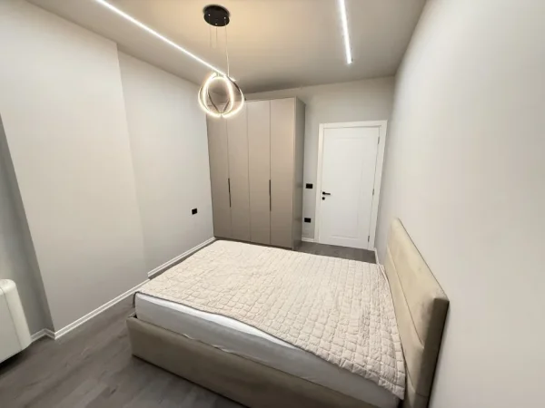 Tirane, jepet me qera apartament 2+1+Ballkon Kati 3, 80 m² 700 € (Kompleksi ASL)