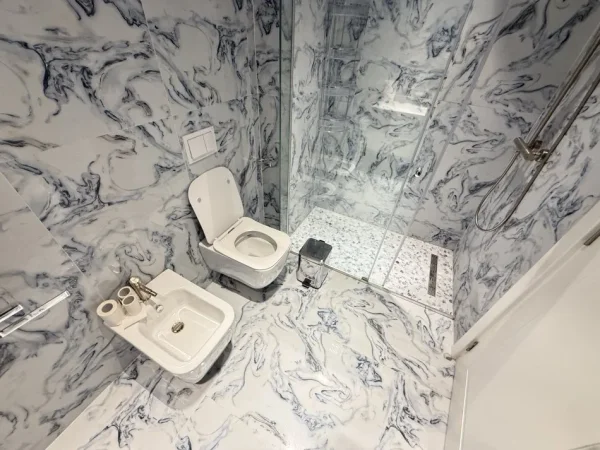 Tirane, jepet me qera apartament 2+1+Ballkon Kati 3, 80 m² 700 € (Kompleksi ASL)