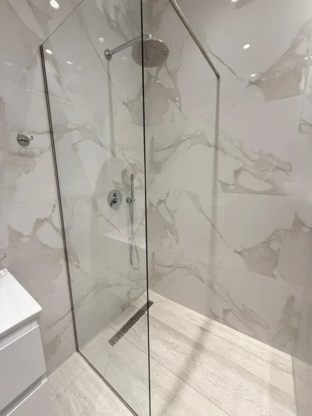 Tirane, jepet me qera apartament 2+1+Aneks+Ballkon Kati 5, 90 m² 1.000 € 