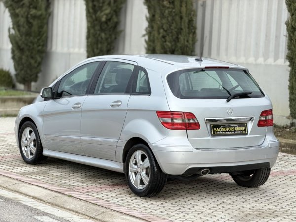 Durres, shitet makine Mercedes Benz B-Class Nafte, gri metalizato automatik Klima