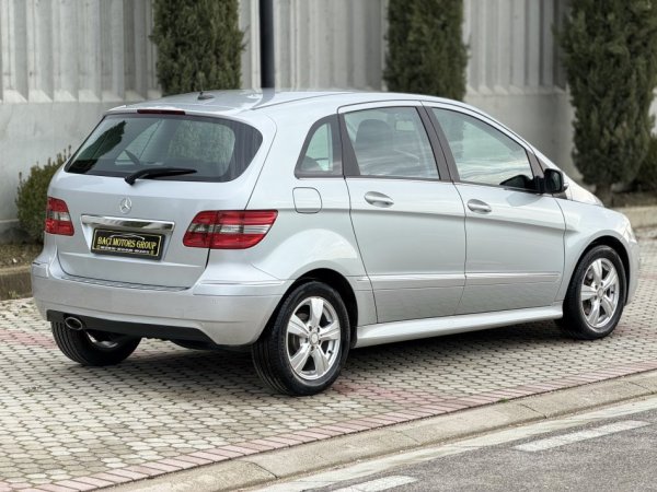 Durres, shitet makine Mercedes Benz B-Class Nafte, gri metalizato automatik Klima