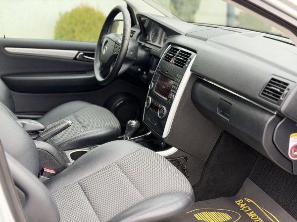 Durres, shitet makine Mercedes Benz B-Class Nafte, gri metalizato automatik Klima