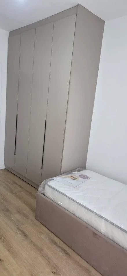 Tirane, jepet me qera apartament 2+1+post parkimi Kati 2, 70 m² 500 € (Univers City prane Qtu)