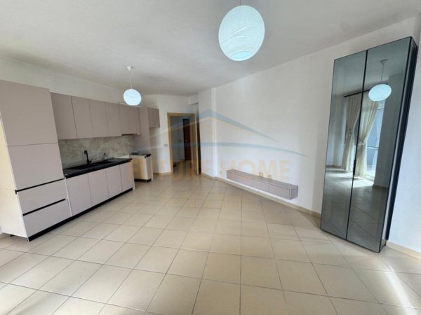 Tirane, jepet me qera apartament 2+1 Kati 2, 108 m² 380 € (Yzberisht, Tirane)