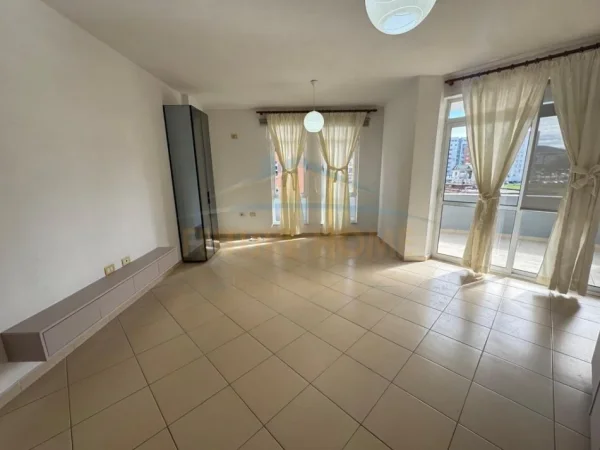 Tirane, jepet me qera apartament 2+1 Kati 2, 108 m² 380 € (Yzberisht, Tirane)