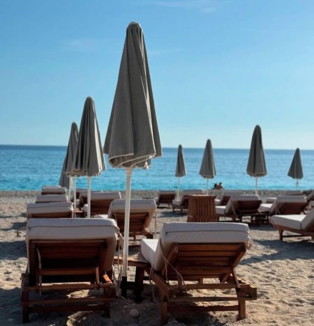 Dhermi - Palase, jepet me qera ambjent biznesi Kati 0, 1.800 m² 80 € (Plazhi i Dhermiut)