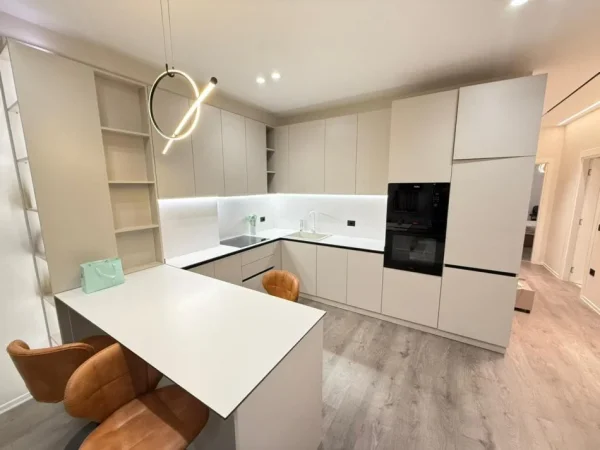 Tirane, jepet me qera apartament 2+1 Kati 6, 80 m² 700 € (Rruga Kongresi i Manastirit)