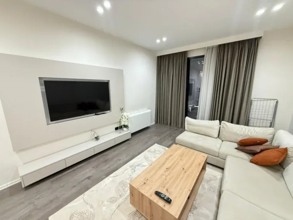 Tirane, jepet me qera apartament 2+1 Kati 6, 80 m² 700 € (Rruga Kongresi i Manastirit)