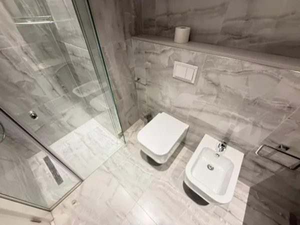 Tirane, jepet me qera apartament 2+1 Kati 6, 80 m² 700 € (Rruga Kongresi i Manastirit)