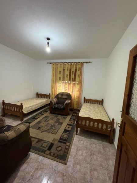 Tirane, jepet me qera apartament 2+1+Ballkon Kati 0, 125 m² 450 € (rruga Ramazan Bogdani Tirane)