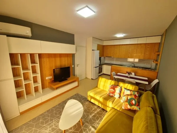 Tirane, jepet me qera apartament 2+1 Kati 4, 81 m² 750 € (5 Maji Pallati VilalL-Siflad ( perballe Concord))