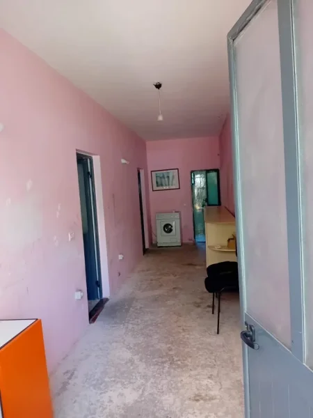 Tirane, jepet me qera shtepi 1+1 Kati 1, 170 € 