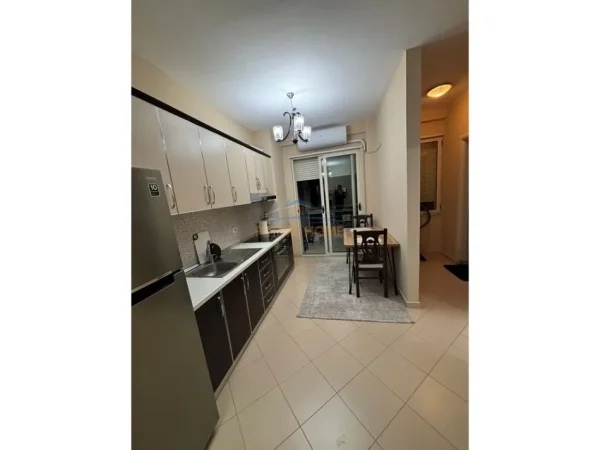 Tirane, shitet 1+1 , 60 m² 118.000 € (Liqeni i Thatë)