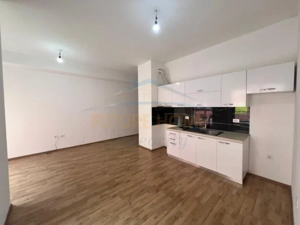 Tirane, shitet apartament 1+1 Kati 7, 70 m² 110.000 € (Kompleksi Mangalem)