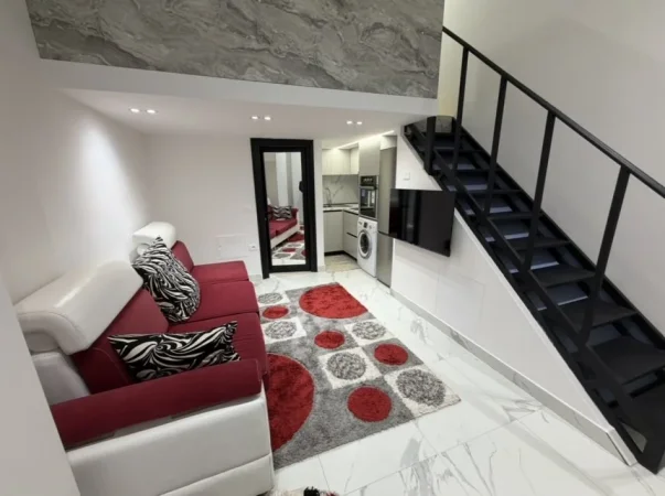 Tirane, jepet me qera apartament duplex Dublex Kati 0, 35 m² 400 € (Rruga Loni Ligori)