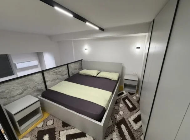 Tirane, jepet me qera apartament duplex Dublex Kati 0, 35 m² 400 € (Rruga Loni Ligori)