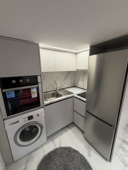 Tirane, jepet me qera apartament duplex 1+1 Kati 0, 35 m² 400 € (Rruga Loni Ligori)