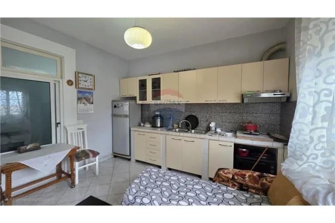 Vlore, shitet apartament 1+1+Ballkon Kati 9, 88.000 € 
