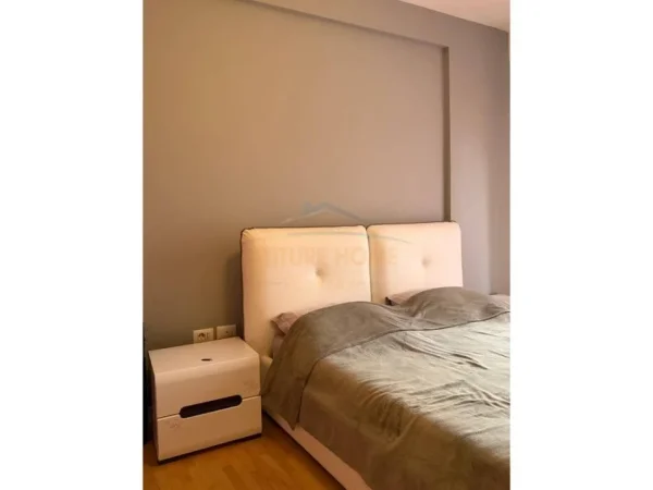 Tirane, shitet apartament 2+1 Kati 2, 111 m² 300.000 € 