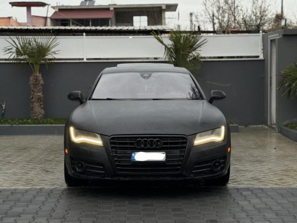Fier, shes makine AUDI A7-3.0 Benzin + Gaz-2012-QUATRO-FULL OPTIONS Benzin+Gaz, e zeze automatik Klima 295.000 km 9.900 €