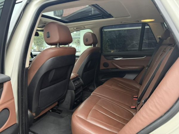 Fier, shes makine BMW X5-3.5d Diesel (PA TAKS LLUKSI)-2015-X-DRIVER-PANORAMA-NDERROHET Nafte, bezhë automatik Klima 186.000 km 14.500 €