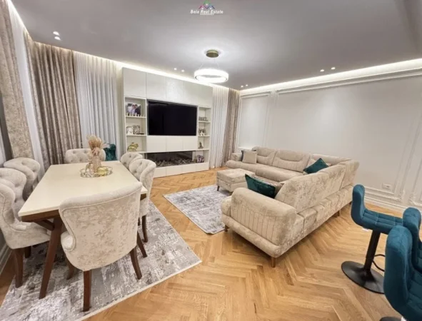 Tirane, shes apartament 3+1 Kati 8, 196 m² 330.000 € (Rruga Gryka e Kacanikut)