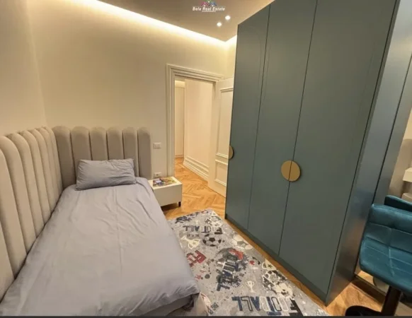 Tirane, shes apartament 3+1 Kati 8, 196 m² 330.000 € (Rruga Gryka e Kacanikut)