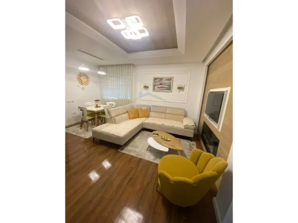 Tirane, shitet apartament 2+1+Ballkon Kati 4, 93 m² 195.300 € (Kompleksi Fz,Liqeni i Thate)