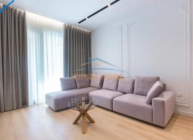 Tirane, jepet me qera apartament 1+1+Ballkon Kati 5, 75 m² 900 € (Square 21)
