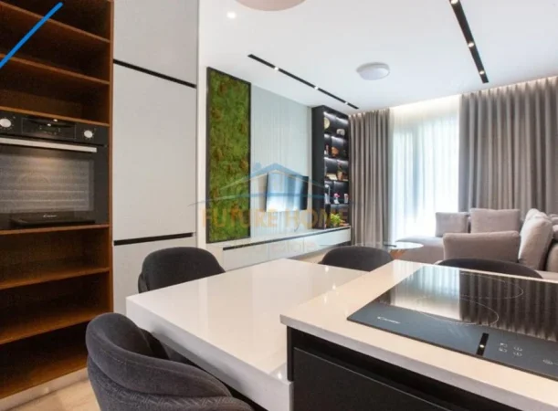 Tirane, jepet me qera apartament 1+1+Ballkon Kati 5, 75 m² 900 € (Square 21)