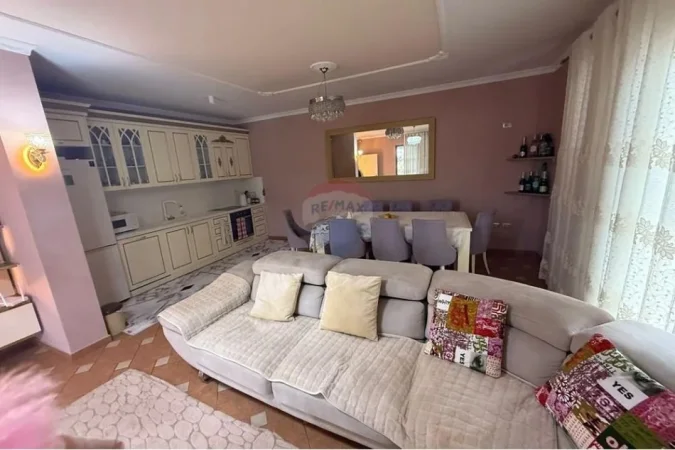 Tirane, shitet 3 Katshe , 400 m² 480.000 € (Sauk i Ri, Tiranë)