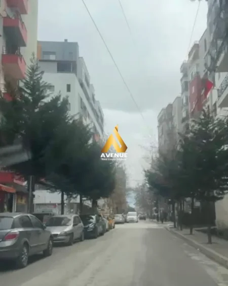 Tirane, shitet apartament 2+1+Ballkon Kati 2, 117 m² 195.000 € (Rruga Besim Alla)