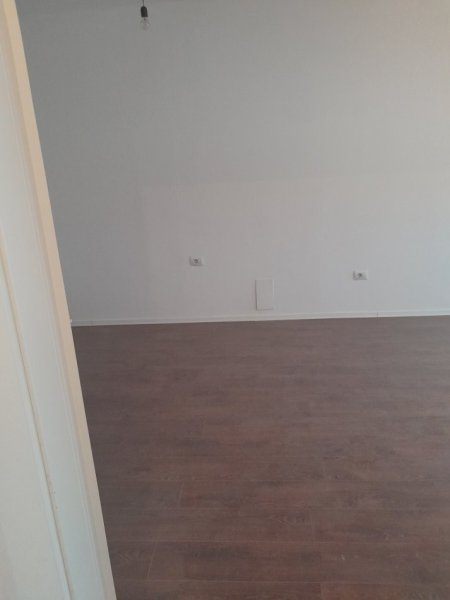 Tirane, jepet me qera ambjent biznesi , 95 m² 800 € (Rruga tefta Tashko,në drejtim të ministrise jashtme)