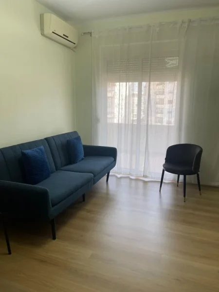 Tirane, jepet me qera apartament 1+1 Kati 5, 63 m² 600 € (Medar shtylla)