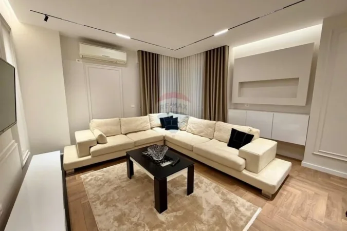 Tirane, jepet me qera 2+1 , 82 m² 1.100 € 