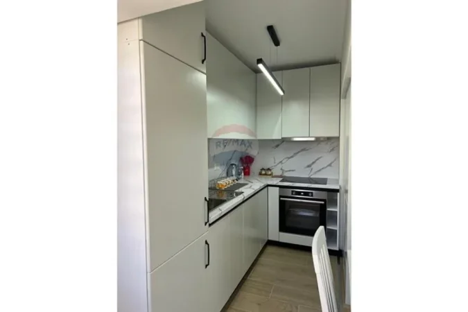 Tirane, jepet me qera 2+1 , 71 m² 750 € 