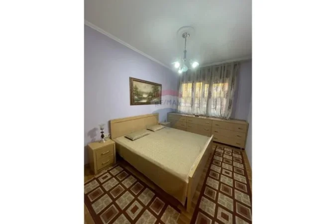 Tirane, jepet me qera apartament 2+1 , 100 m² 550 € 