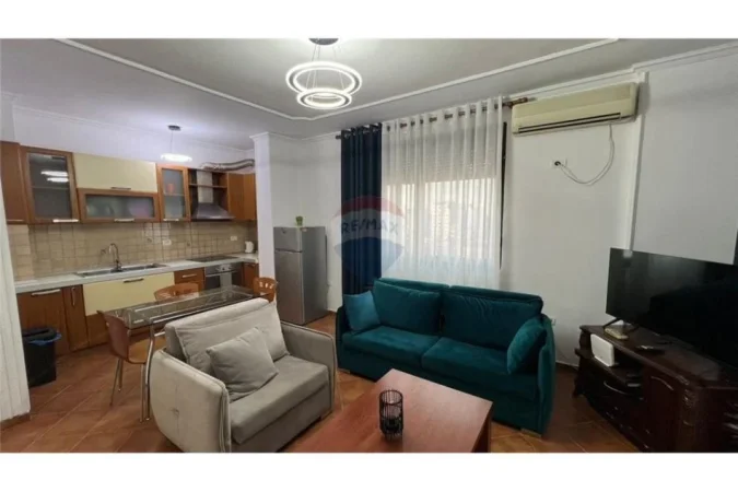Tirane, jepet me qera apartament 1+1+Ballkon , 62 m² 550 € 