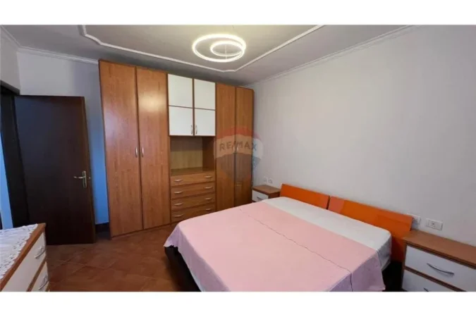 Tirane, jepet me qera apartament 1+1+Ballkon , 62 m² 550 € 