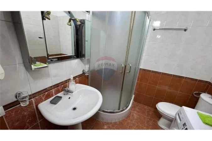 Tirane, jepet me qera apartament 1+1+Ballkon , 62 m² 550 € 