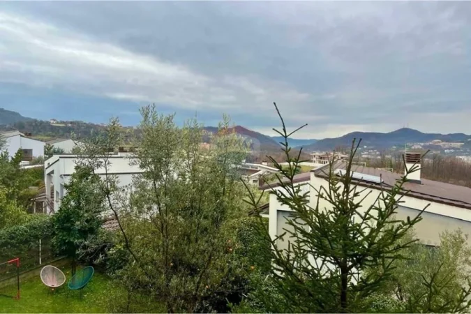 Tirane, jepet me qera apartament 2+1 , 140 m² 1.500 € 