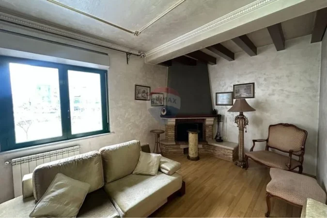 Tirane, jepet me qera apartament 3+1 , 138 m² 1.000 € 