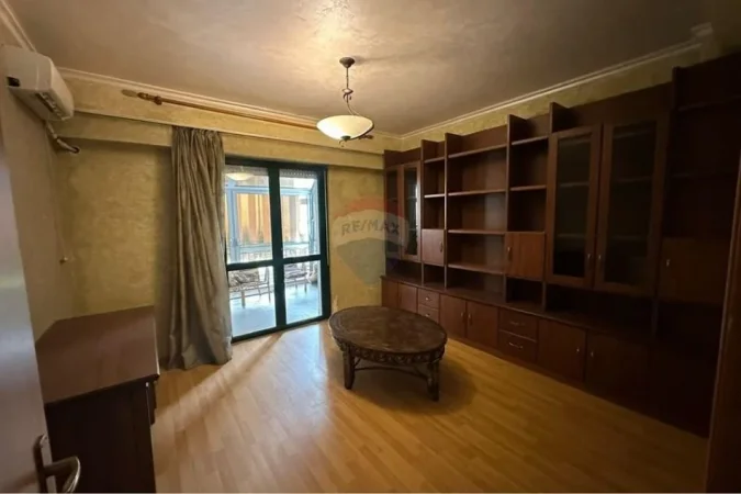 Tirane, jepet me qera apartament 3+1 , 138 m² 1.000 € 