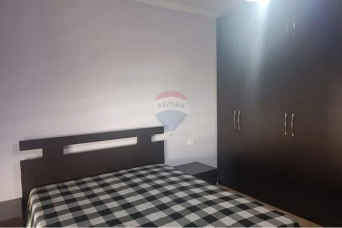 Tirane, jepet me qera 1+1 , 76 m² 600 € 