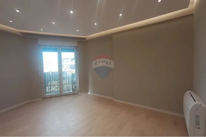 Tirane, jepet me qera apartament 3+1 , 152 m² 1.001 € 